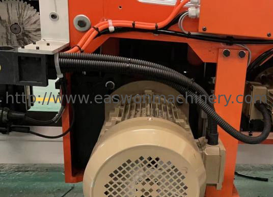 Il fascio di CNC del computer automatico ha visto pannello delle macchine hanno visto che ricambiando il taglio del fascio ha visto