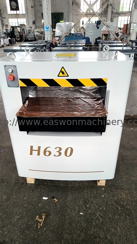 Macchina di spessore regolabile per la lavorazione del legno con velocità di alimentazione di 7 m/min e 12 m/min H630